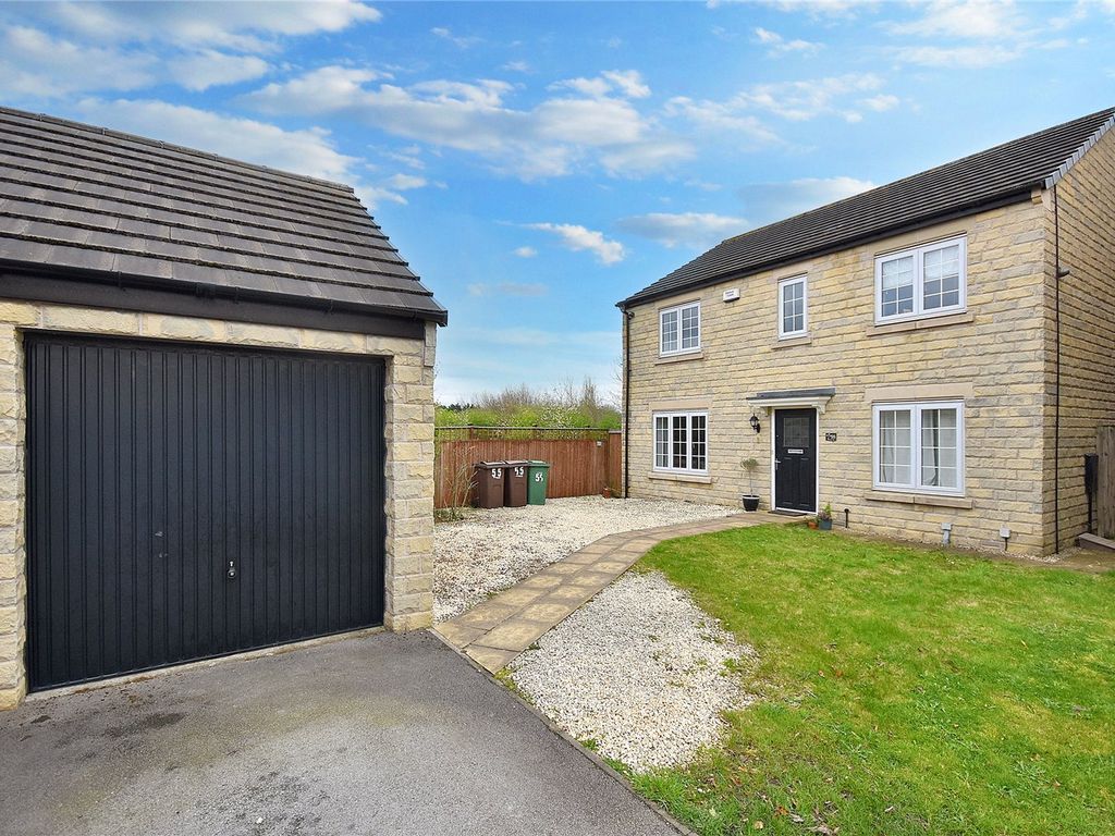 4 bed detached house for sale in Blenheim Way, Castleford, West