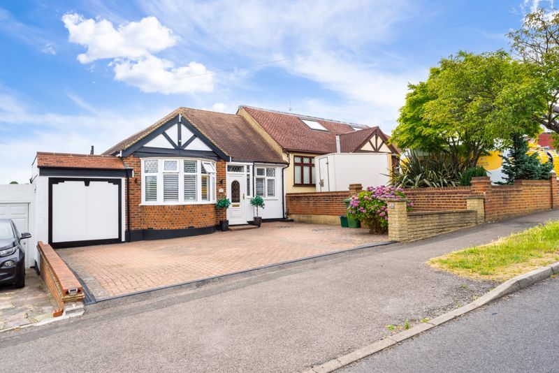 2 bed bungalow for sale in St. Clair Drive, Worcester Park KT4 Zoopla