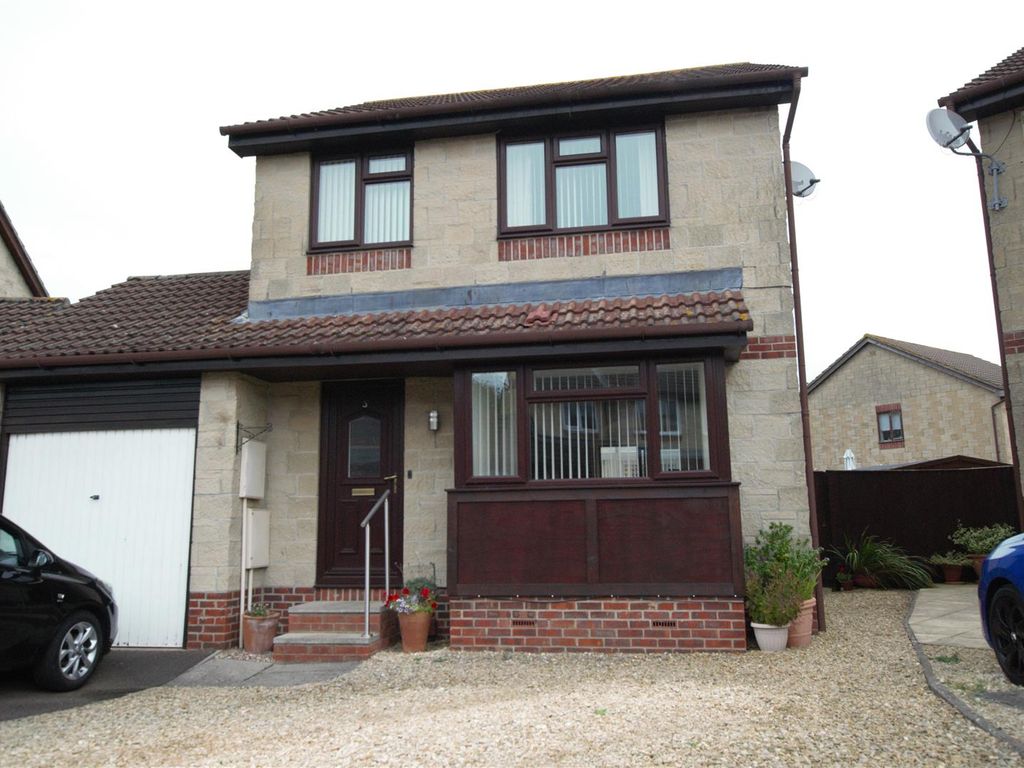 3 bed detached house to rent in Hampton Place, Churchdown, Gloucester