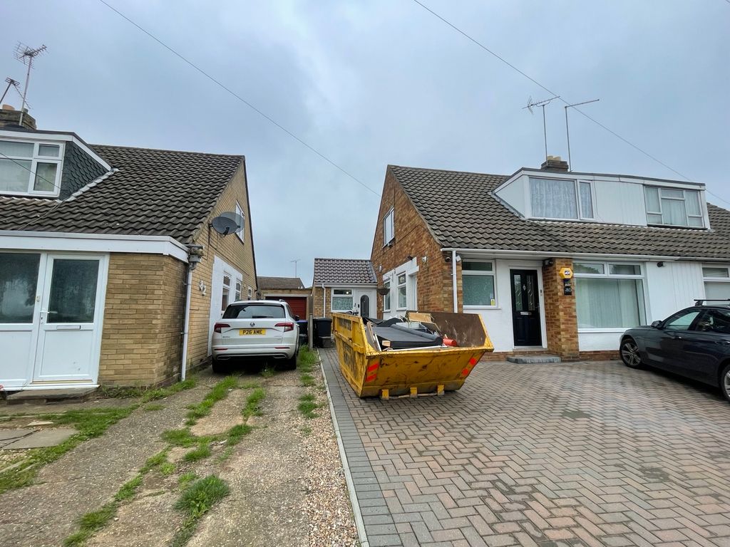 3 bed semidetached house to rent in Spinney Hill Road, Northampton NN3