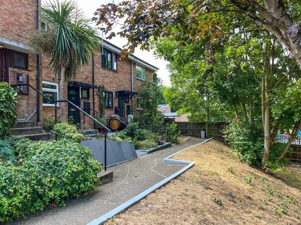 4 bed property for sale in Ridge Road, Childs Hill, London NW2 Zoopla