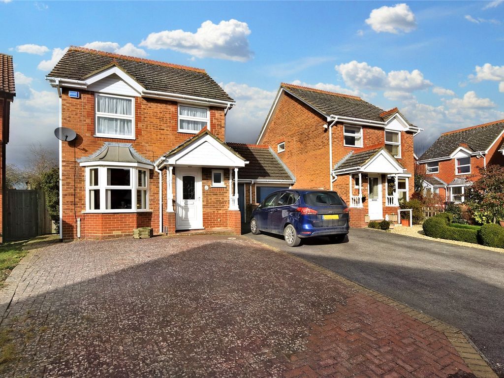 3 bed detached house for sale in Loddon Drive, Didcot OX11 Zoopla