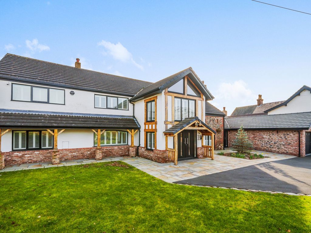 3 bed detached house to rent in Fairfield Road, PoultonLeFylde FY6