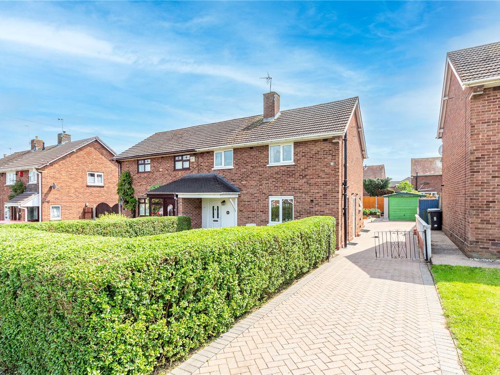 3 bed semidetached house for sale in Rowan Crescent, Redditch