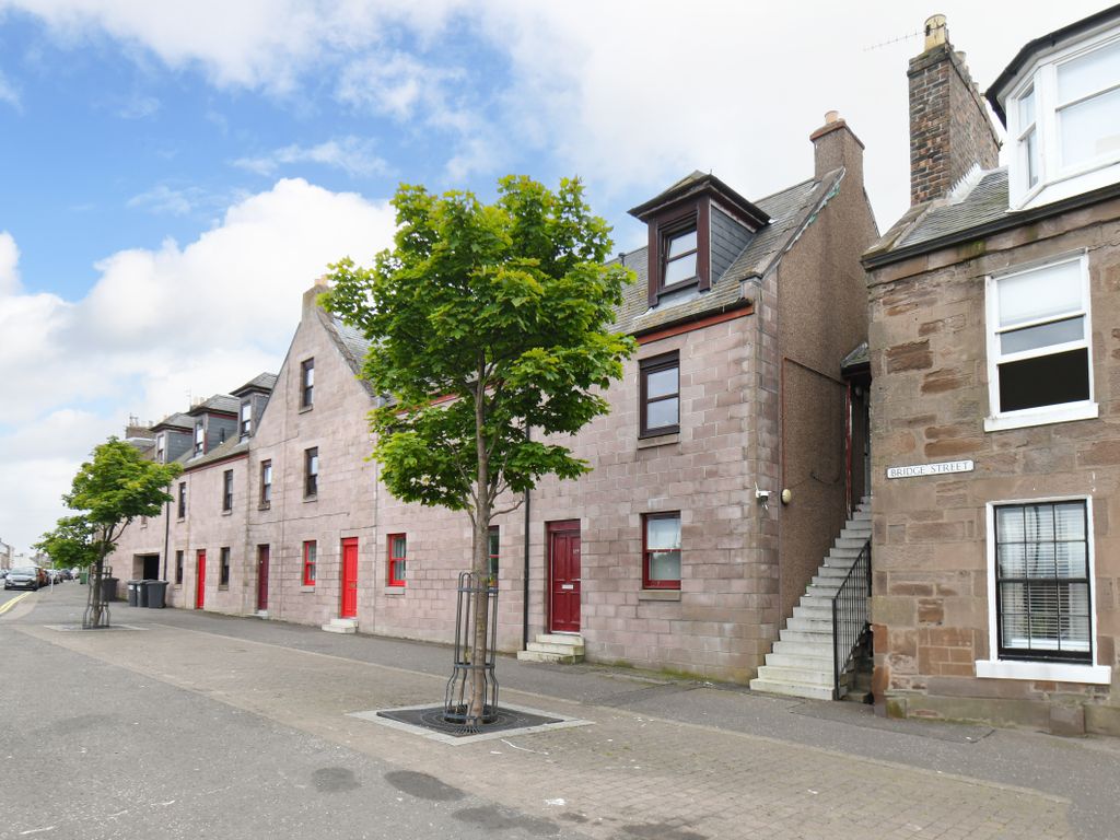 3 bed for sale in Bridge Street, Montrose DD10, £125,000