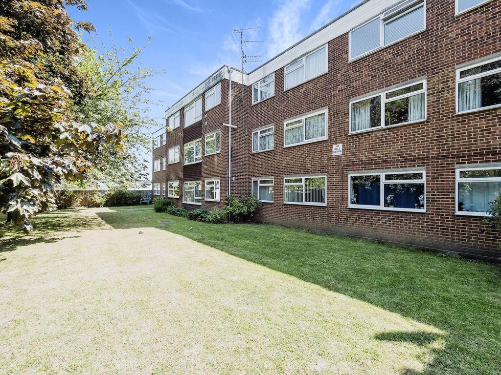 2 bed flat for sale in Randall Drive, Hornchurch RM12 Zoopla