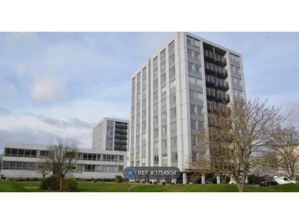 2 bed flat to rent in Wellington Close, WaltonOnThames KT12 Zoopla