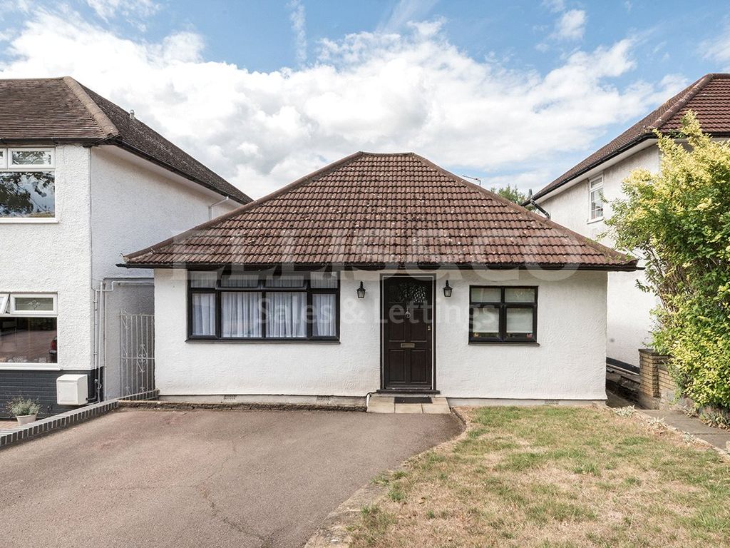 2 bed bungalow for sale in Lawrence Street, Mill Hill, London NW7 Zoopla