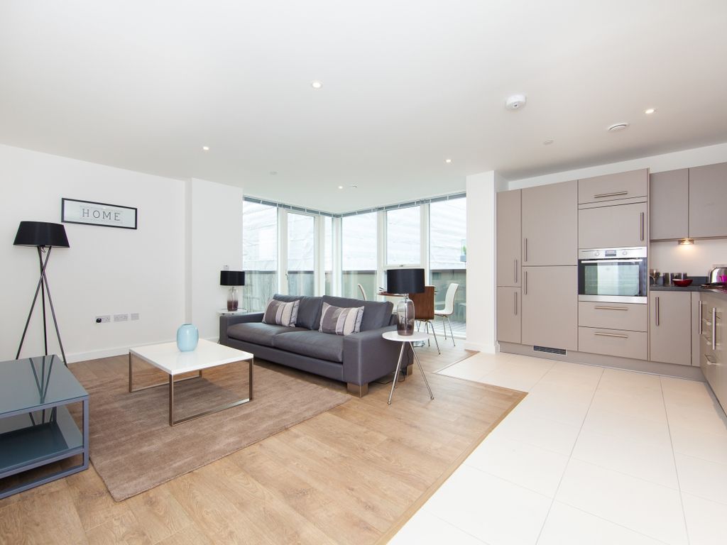 2 bed flat to rent in Platinum Riverside, Greenwich Peninsula