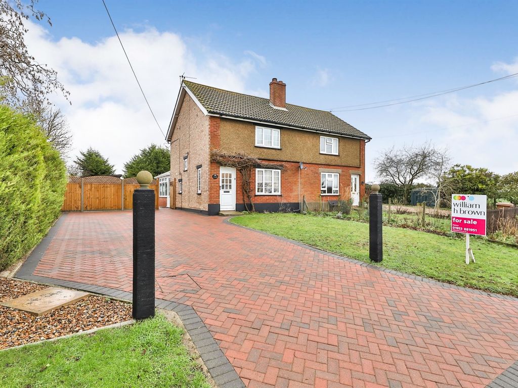 3 bed semidetached house for sale in Harling Road, Great Hockham
