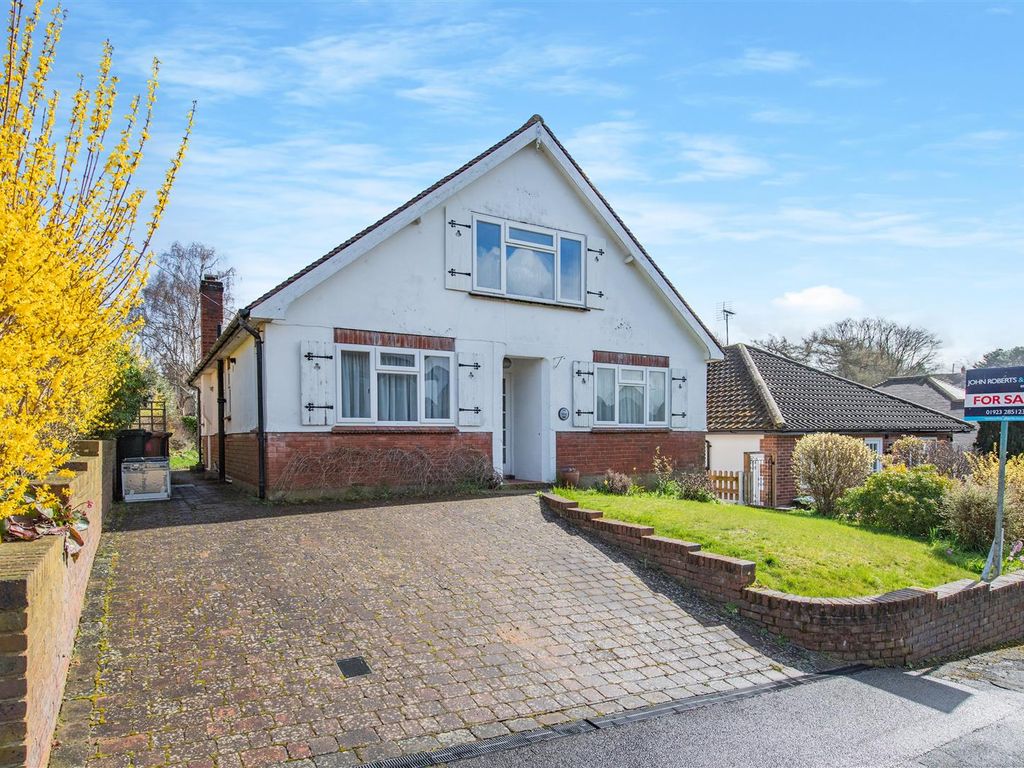 4 bed detached house for sale in Orchard Drive, Chorleywood
