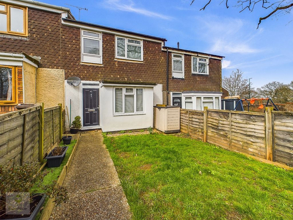 3 bed terraced house for sale in Slade Close, Chatham, Kent ME5, £