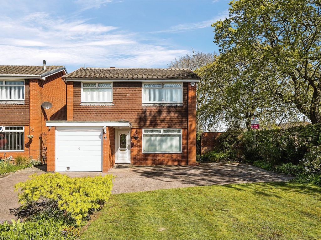 4 bed detached house for sale in Mount Park, Bebington, Wirral CH63
