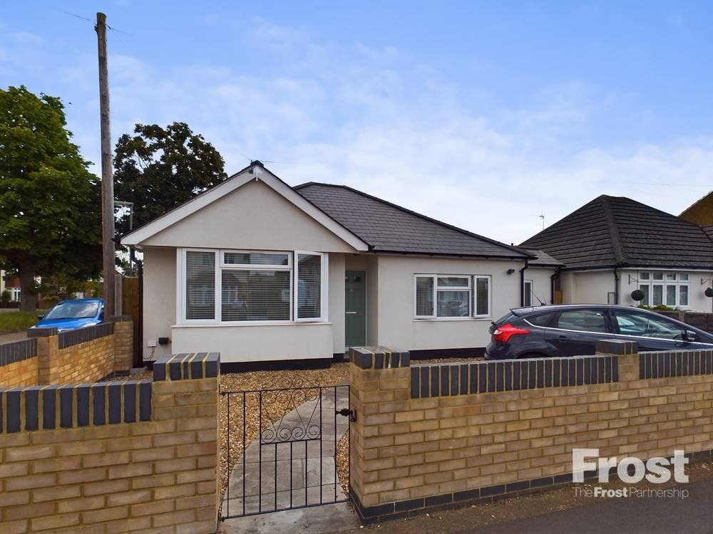 4 bed bungalow for sale in Station Crescent, Ashford, Surrey TW15 Zoopla