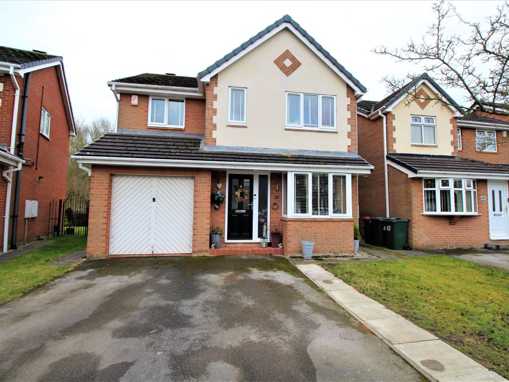 4 bed detached house for sale in Cramfit Crescent, Dinnington