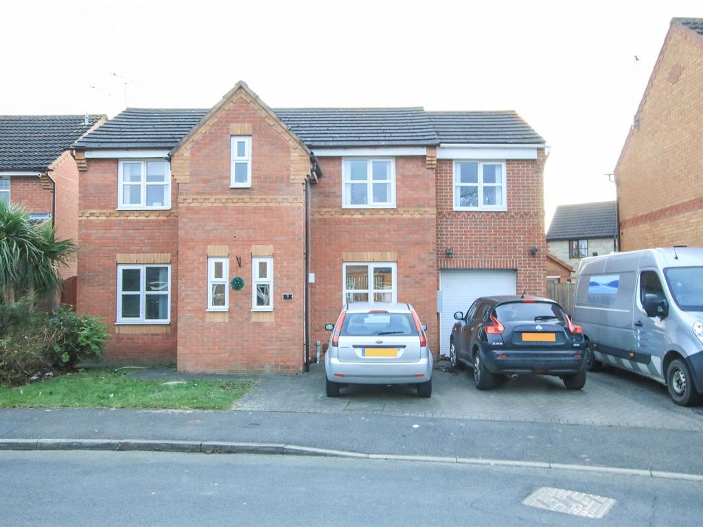 4 bed detached house for sale in Horton View, Kirk Sandall, Doncaster