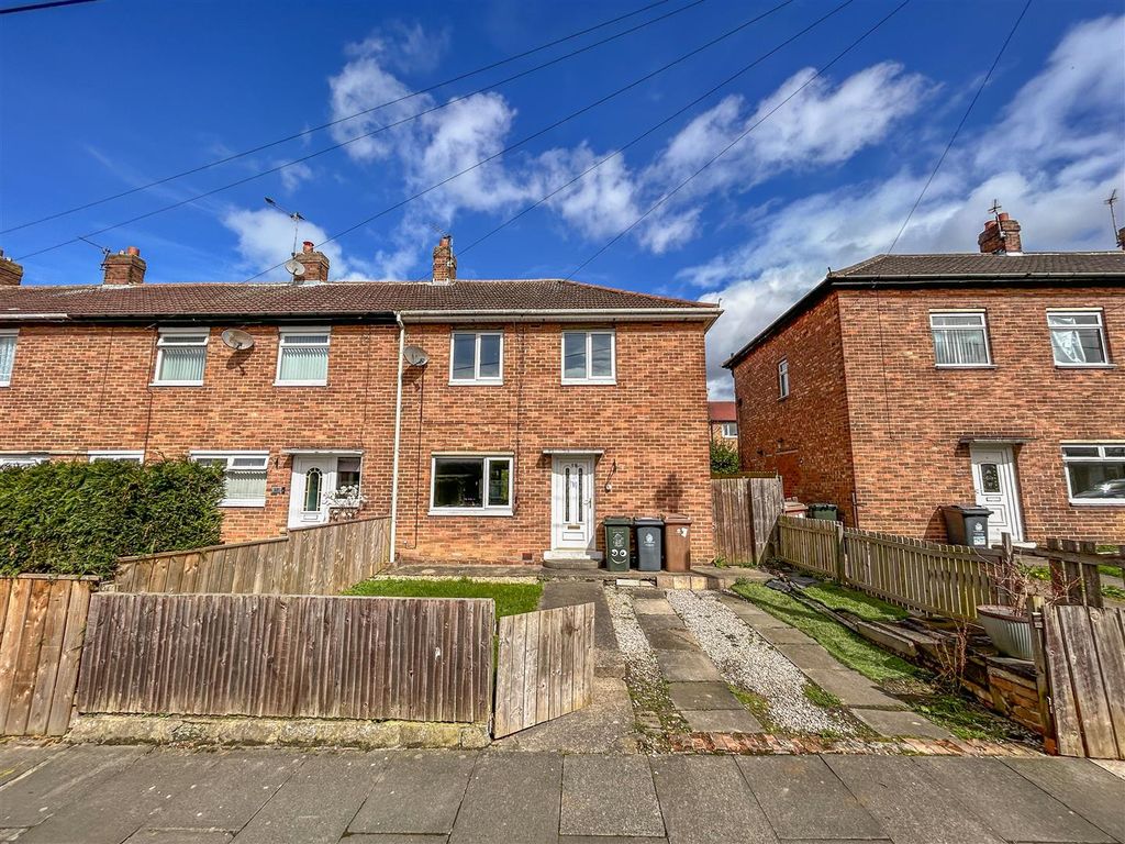 3 bed semidetached house for sale in Meadow Drive, Seaton Burn, Newcastle Upon Tyne NE13, £