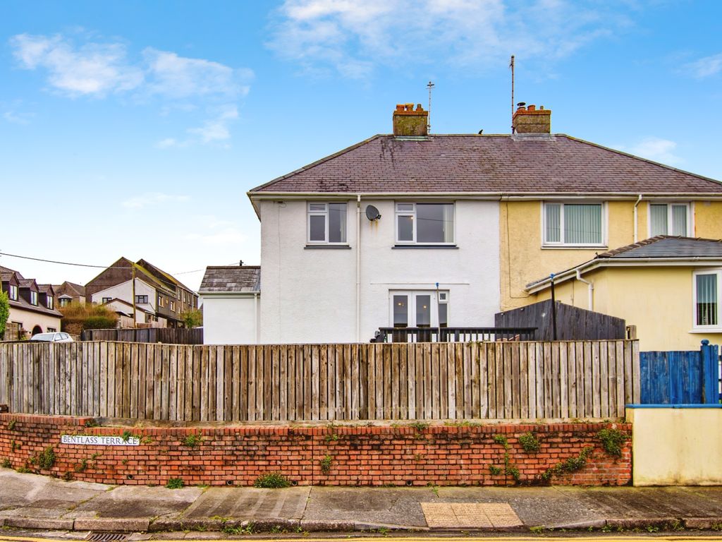 3 bed semidetached house for sale in Bentlass Terrace, Pennar