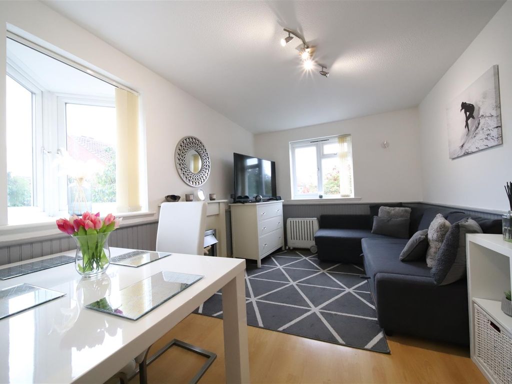 1 bed flat to rent in Cranleigh Close, Cheshunt, Waltham Cross EN7 Zoopla
