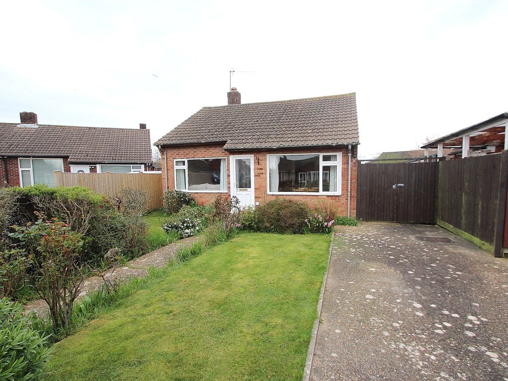 3 bed bungalow for sale in Shenley Close, Fareham, Hampshire PO15, £