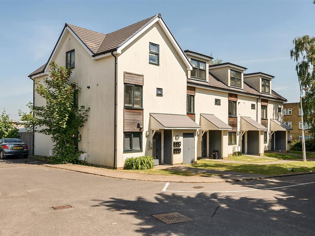1 bed flat to rent in Applewood Close, Firs Close, Caterham CR3 Zoopla