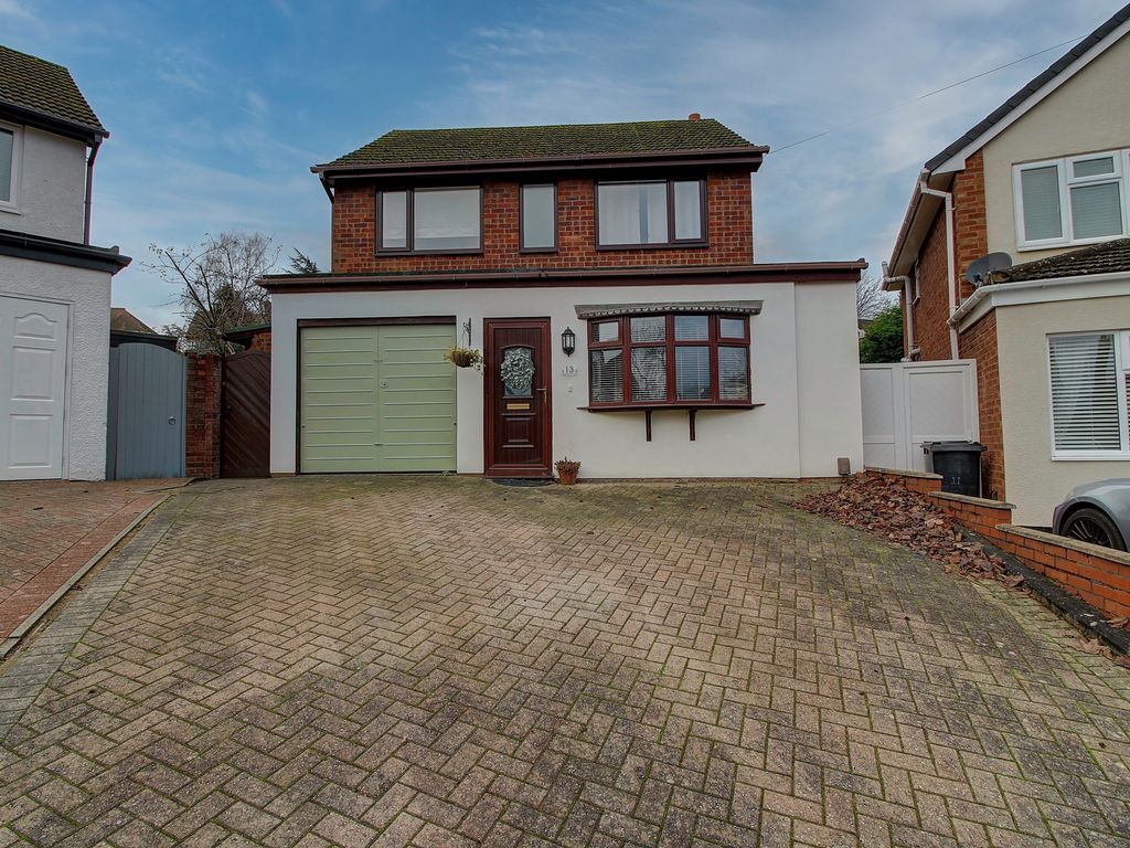 3 bed detached house for sale in Featherstone Close, Nuneaton CV10, £