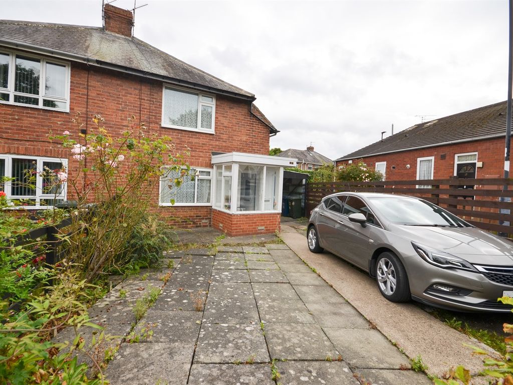2 bed semidetached house for sale in Leagreen Court, Gosforth