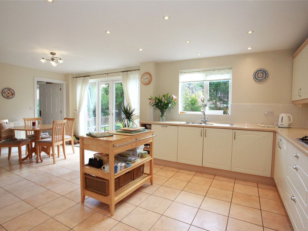 Woodford Close, Devizes, Wiltshire SN10  