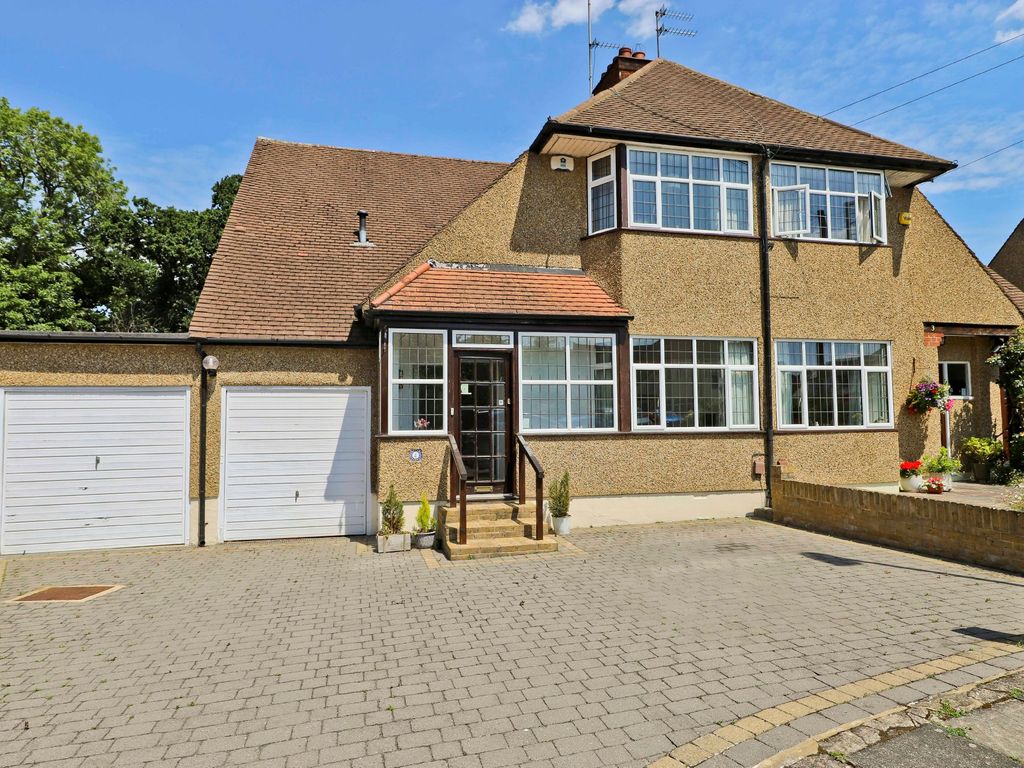 3 bed semidetached house for sale in Dewsbury Close, Pinner HA5 Zoopla