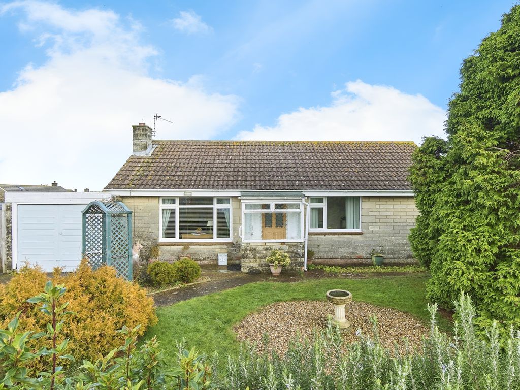 3 bed bungalow for sale in Parkway, Freshwater, Isle Of Wight PO40, £