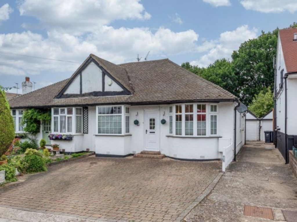 4 bed bungalow for sale in Longfield Avenue, London NW7, £749,000 Zoopla