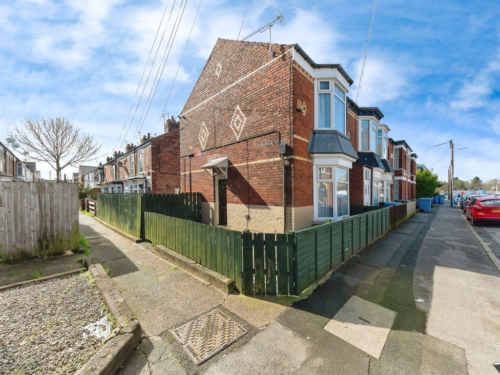 2 bed end terrace house for sale in Raglan Street, Hull HU5, £90,000
