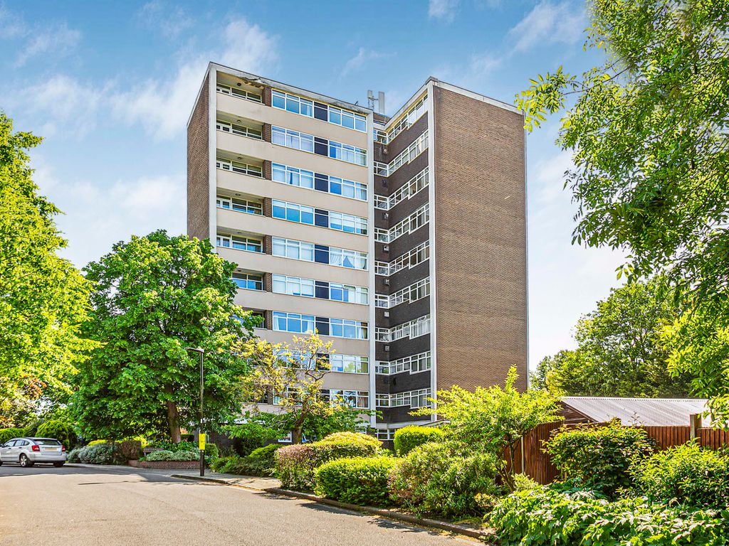 2 bed flat for sale in The Knoll, London W13, £575,000 Zoopla