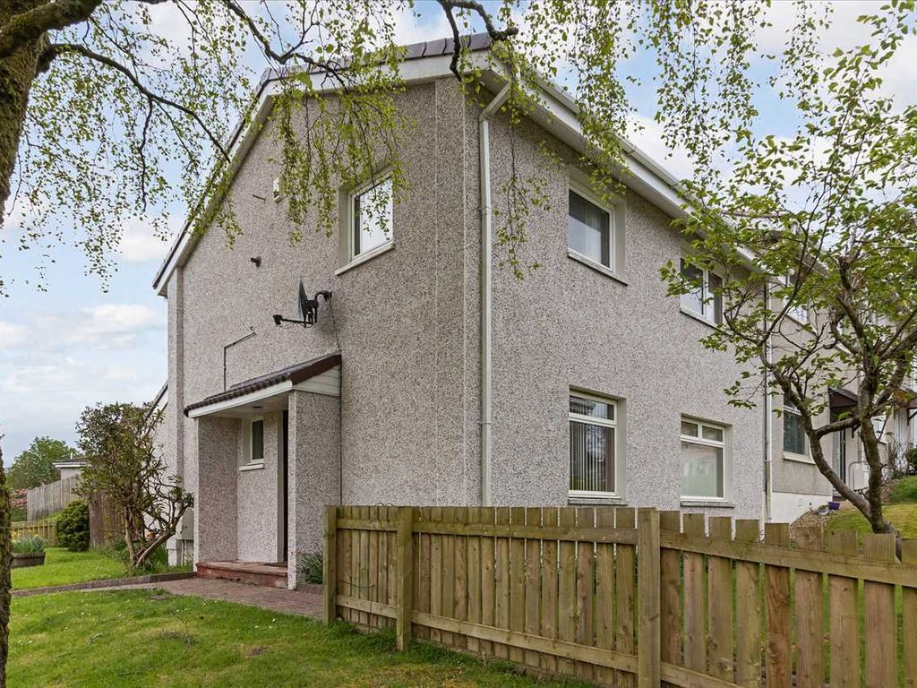 4 bed end terrace house for sale in Rockhampton Avenue, Westwood, East