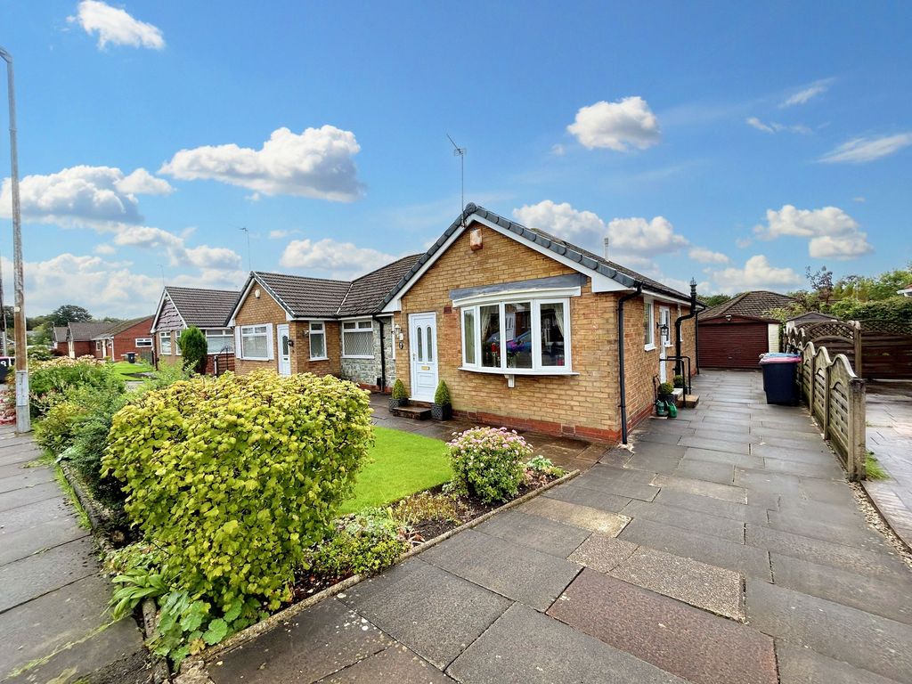 2 bed bungalow for sale in Chalfont Drive, Worsley M28, £310,000 Zoopla