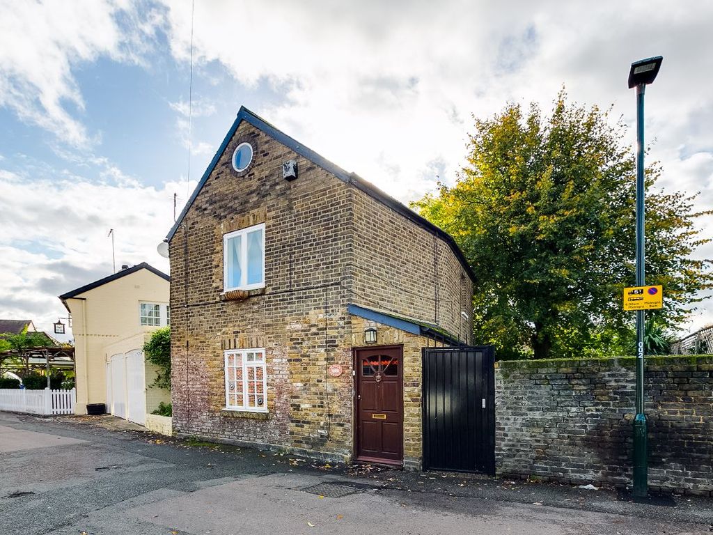 Plough Cottage Well Ln SW14