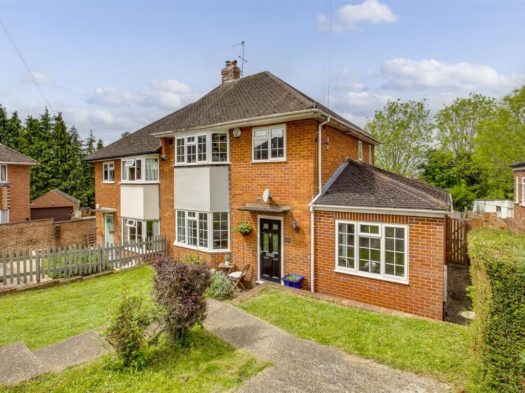 3 bed semidetached house for sale in Tenzing Drive, High HP13