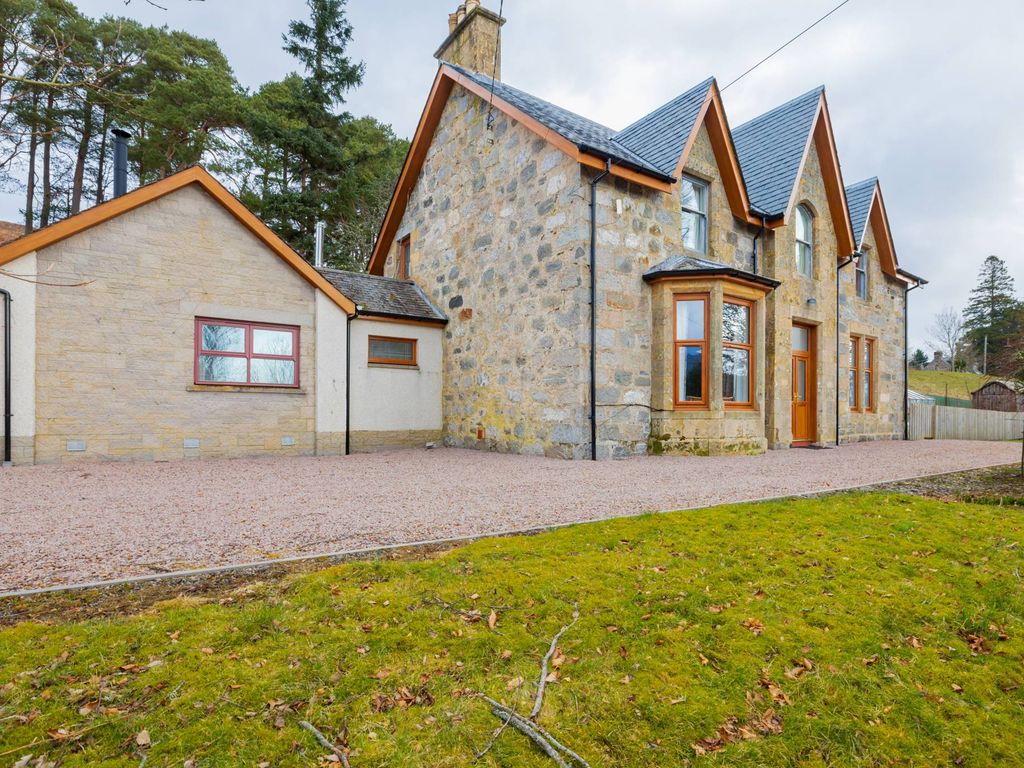 6 bed detached house for sale in Balgowan, Newtonmore PH20, £585,000 Zoopla
