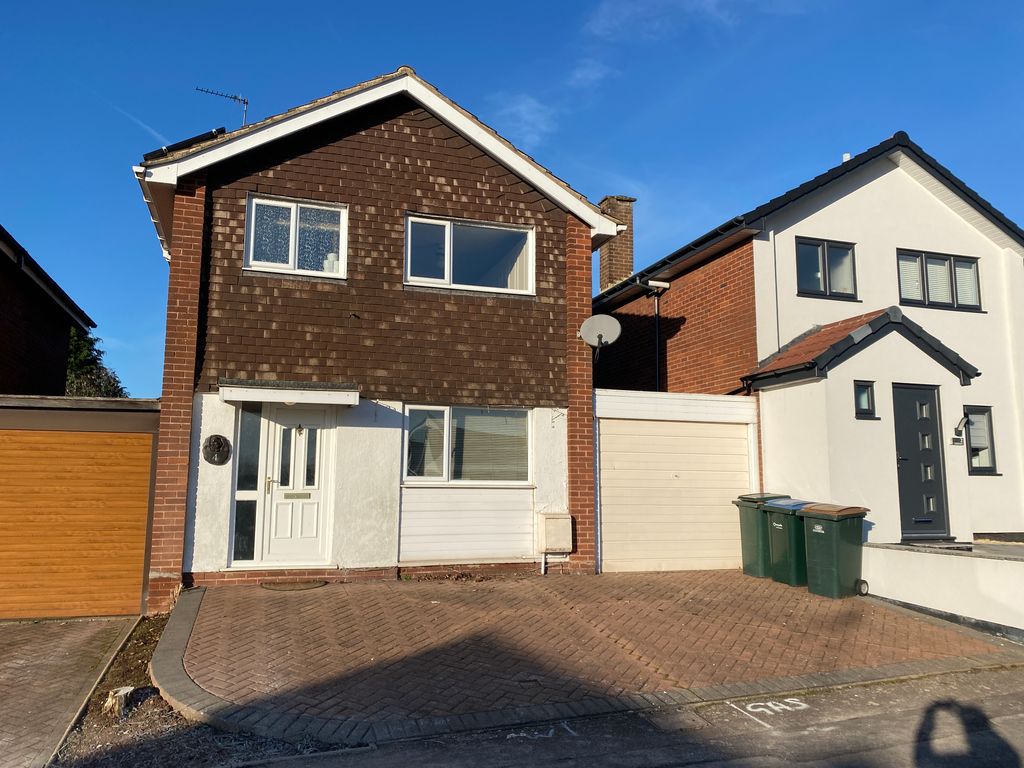 3 bed linkdetached house for sale in Gardenia Drive, Allesley