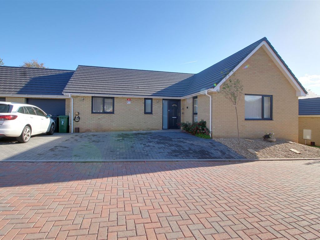 2 bed detached bungalow for sale in Chapel View, Gorsley, RossOnWye