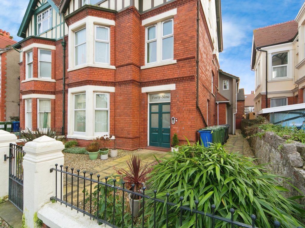 1 bed flat for sale in Mostyn Avenue, Llandudno, Conwy LL30, £130,000