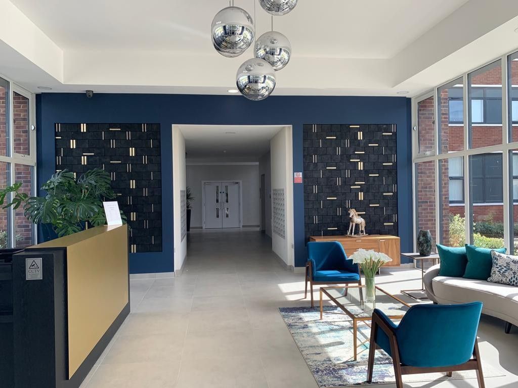 2 bed flat to rent in Laporte Way, Luton LU4, £1,350 pcm Zoopla