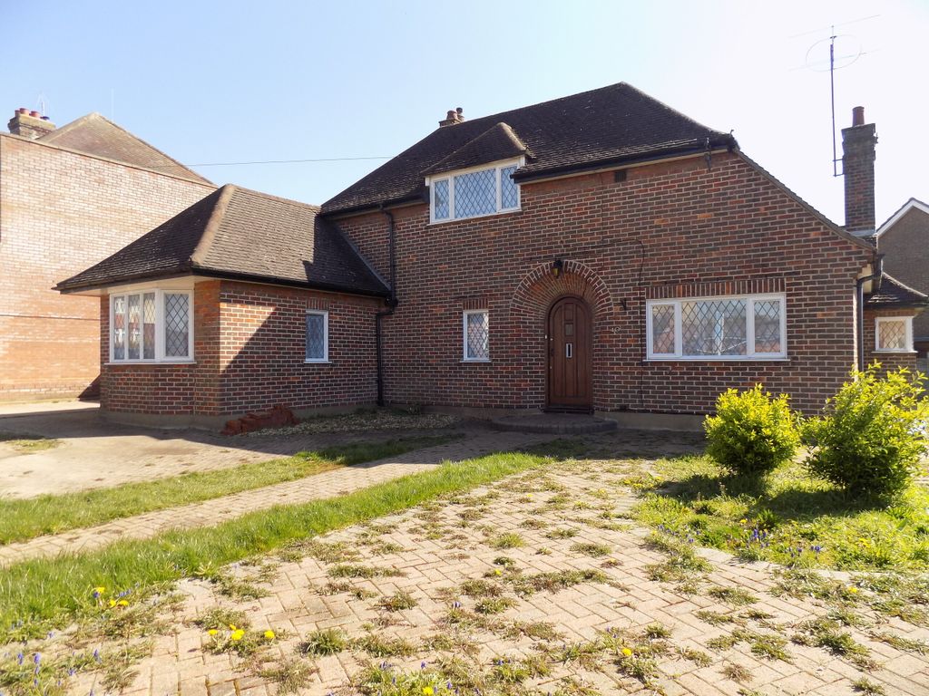 4 bed detached bungalow to rent in Kingsdown Avenue, Luton