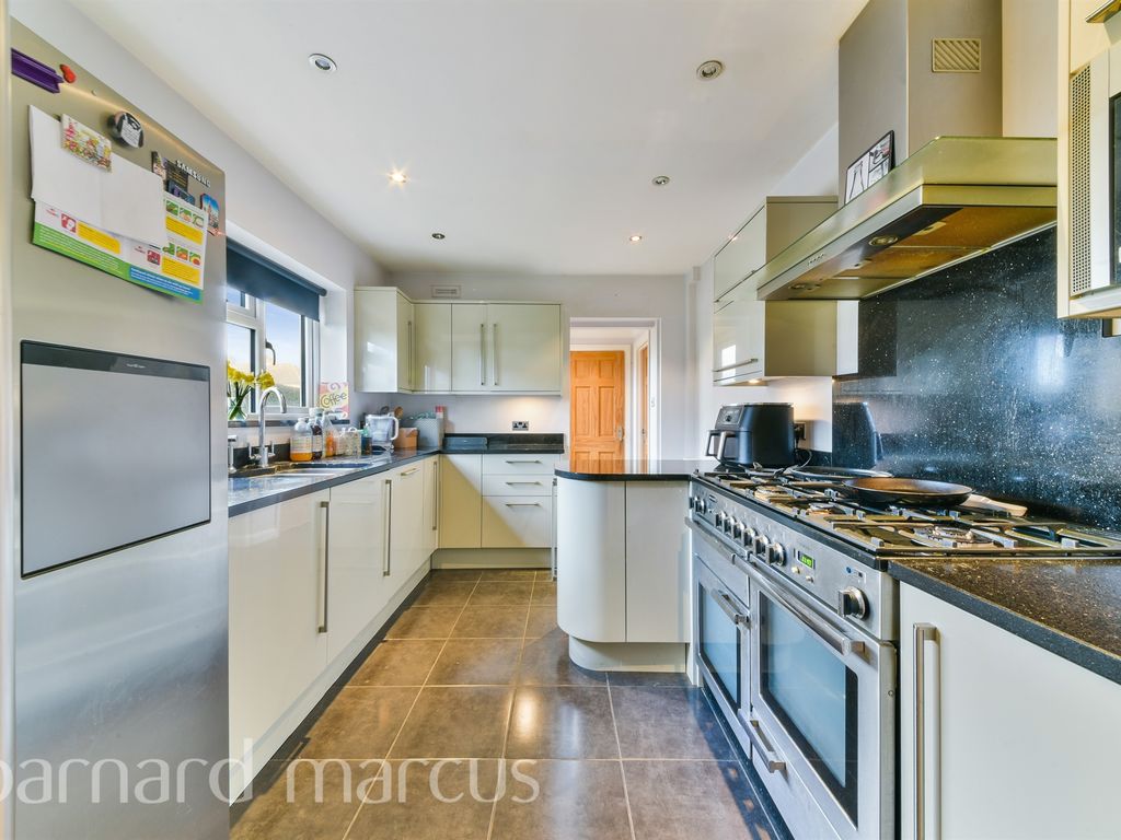 3 bed semidetached house for sale in Farm Road, Warlingham CR6 Zoopla