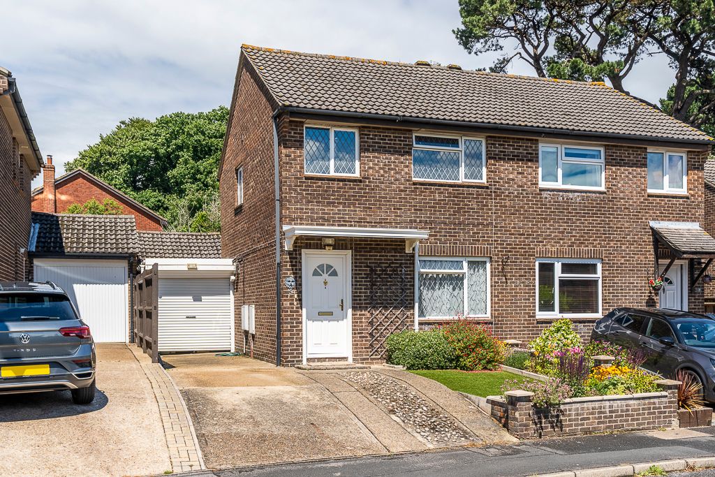 3 bed semidetached house for sale in Lionheart Way, Bursledon SO31