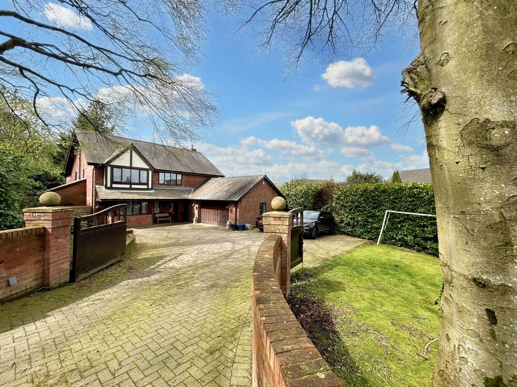 5 bed detached house for sale in Stricklands Lane, Penwortham PR1, £535,000 Zoopla