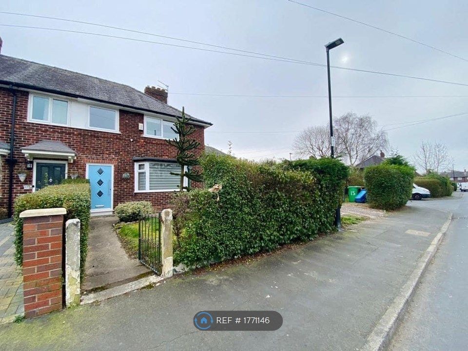 3 bed semidetached house to rent in Spark Road, Wythenshawe M23, £