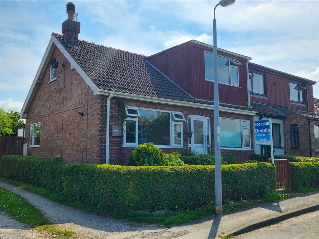 4 bed semidetached house for sale in Manor Road, Preston, East