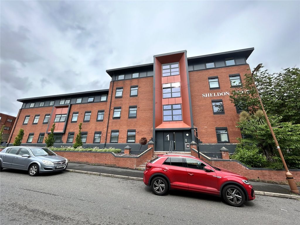 2 bed flat to rent in Sheldon Court, 3 Wagon Lane, Birmingham B26, £925