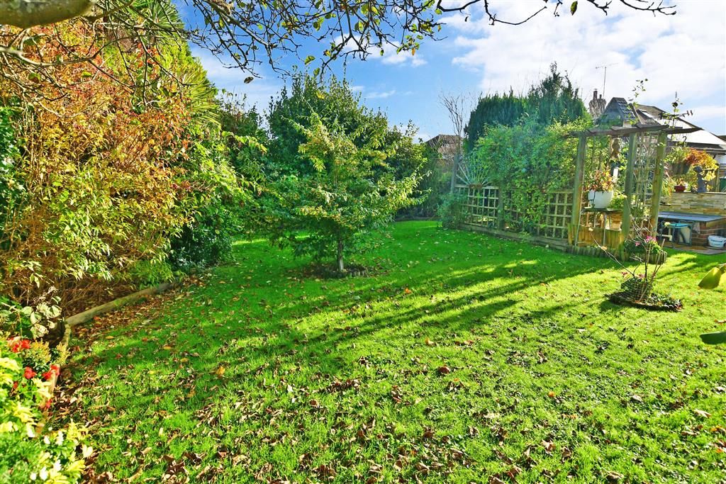 2 bed bungalow for sale in Elm Park, Ferring, Worthing, West Sussex